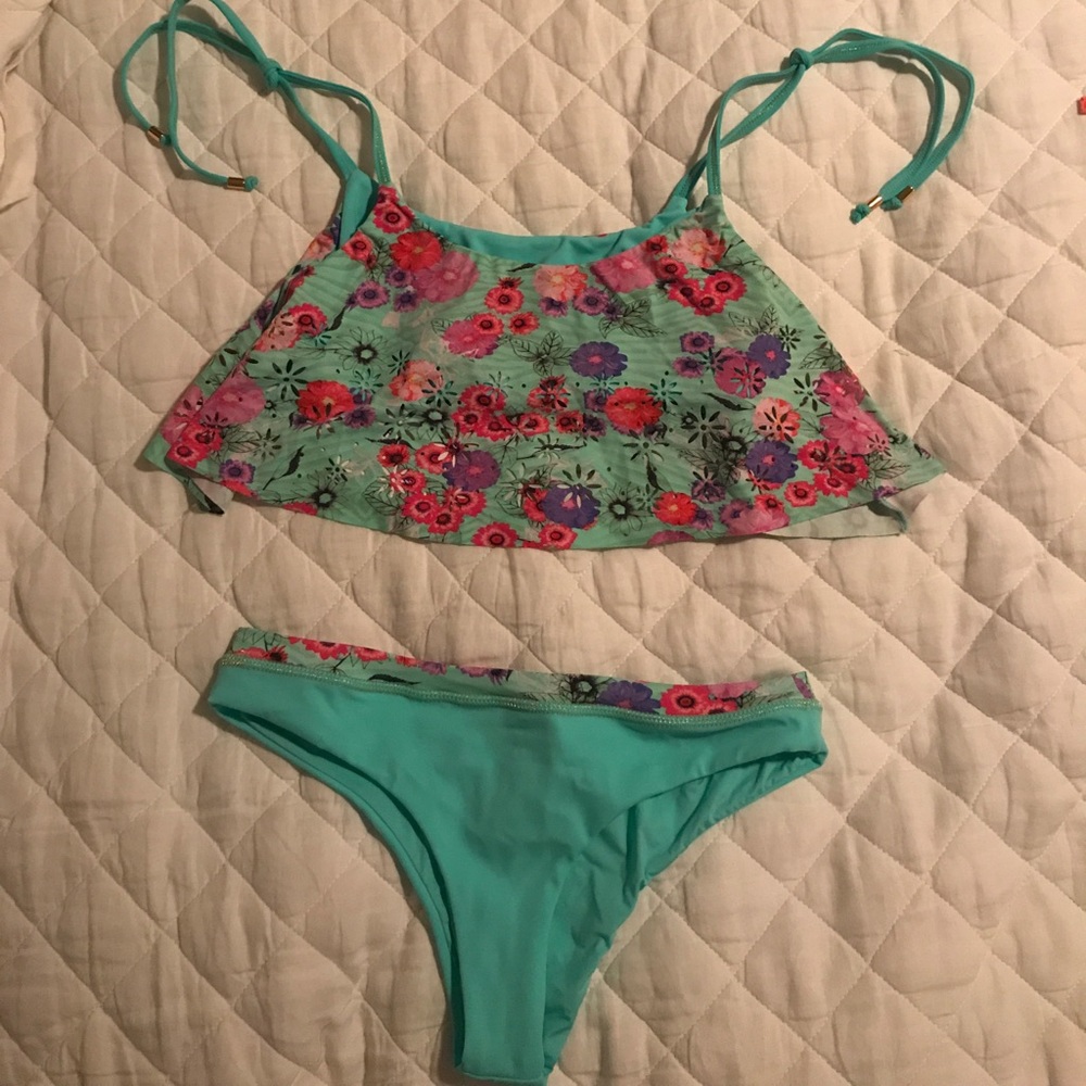 Women's bathing suit