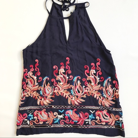 5 for 35 🎈Lipslide Embroidered Tank Top - Picture 1 of 6