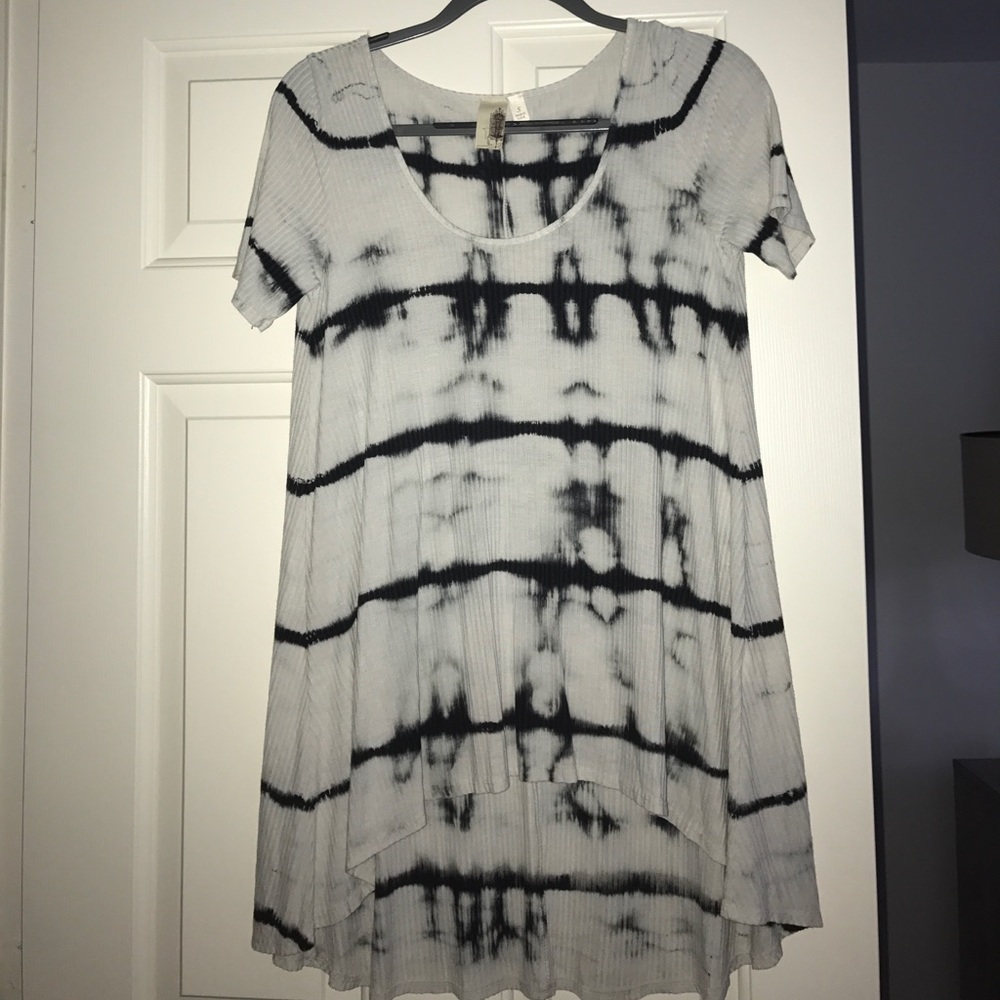 FREE PEOPLE LONG SHORT SLEEVE TOP