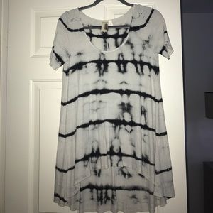 FREE PEOPLE LONG SHORT SLEEVE TOP