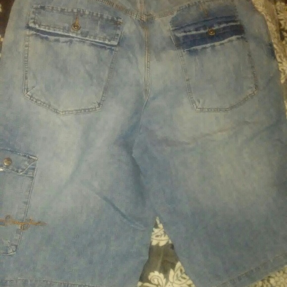 Men's Sean John denim shorts - Picture 3 of 3