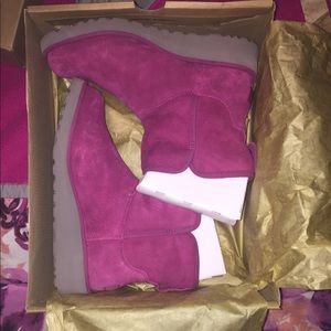 Pink uggs