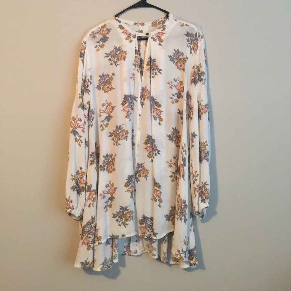 Free People White Floral Tunic size Medium
