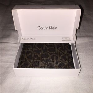 NWT Calvin Klein wallet