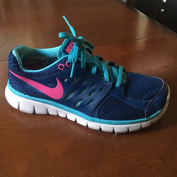 Nike Flex Run- worn twice - size 7.5 - Picture 1 of 3