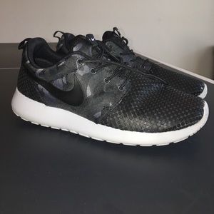 Black/Camo Nike Run(Can't remember the exact name)