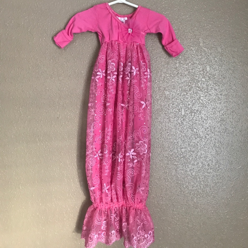 Receiving gown