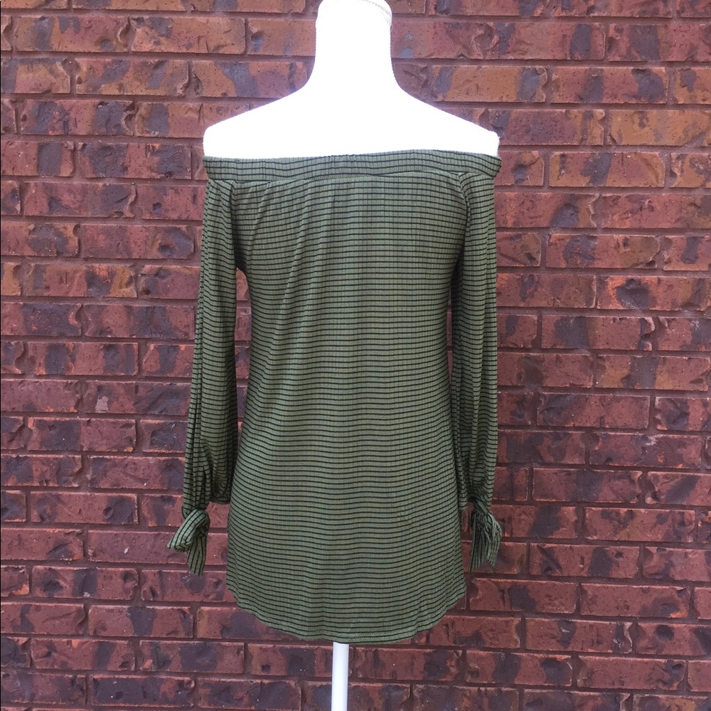 Off the shoulder top - Picture 5 of 5