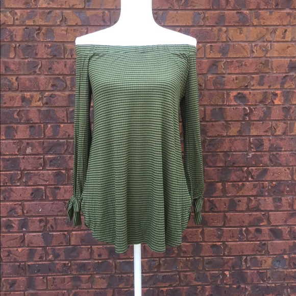 Off the shoulder top - Picture 4 of 5