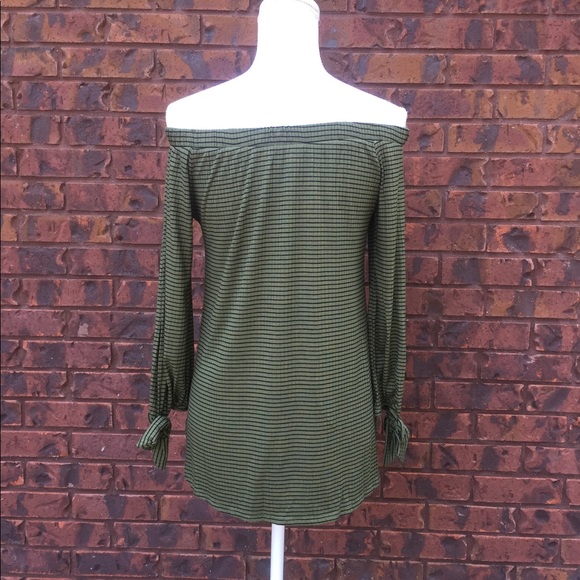 Off the shoulder top - Picture 5 of 5