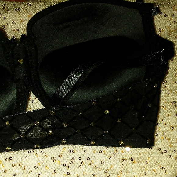 Black Extreme push up bra - Picture 2 of 3