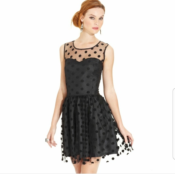 American Rag Sleeveless Illusion Polkadot in Black - Picture 1 of 3