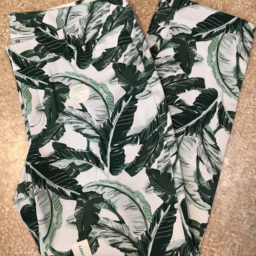Old Navy Pixie - Ankle Length - 12 - palm pattern