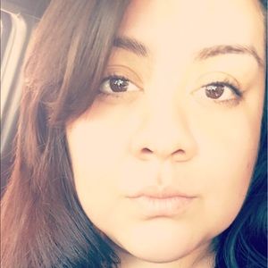 Meet your Posher, Valeria