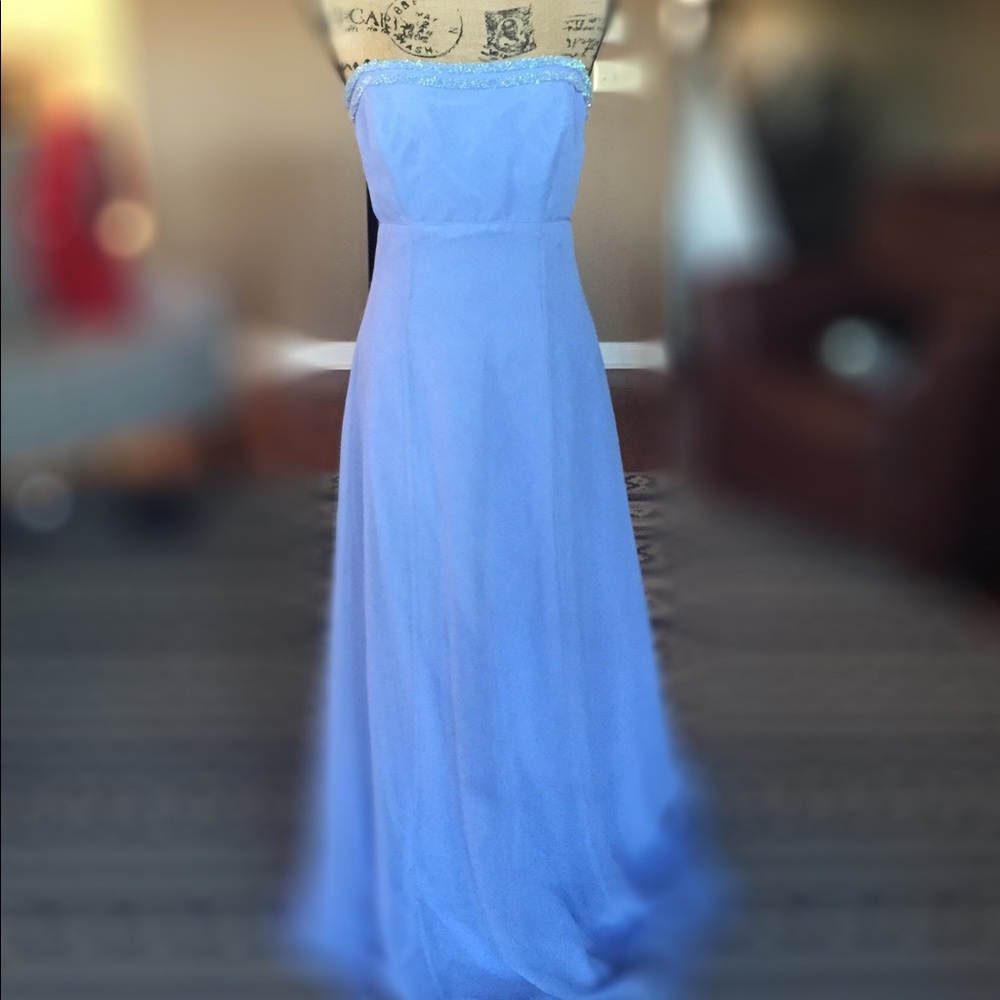Dress - Picture 2 of 2