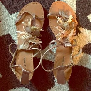 Floral sandals with ankle strap