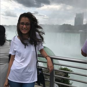 Meet your Posher, Ines