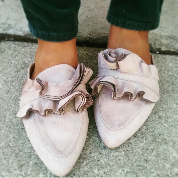 Strut! Shoes - LAST PAIR!!//The Steph// Taupe ruffle Slides