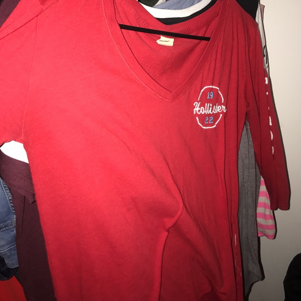 Holister Tee