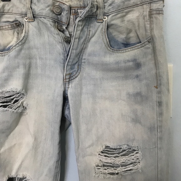 Distressed jeans - Picture 2 of 4