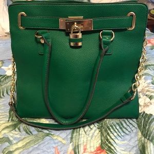 Amazing green purse!
