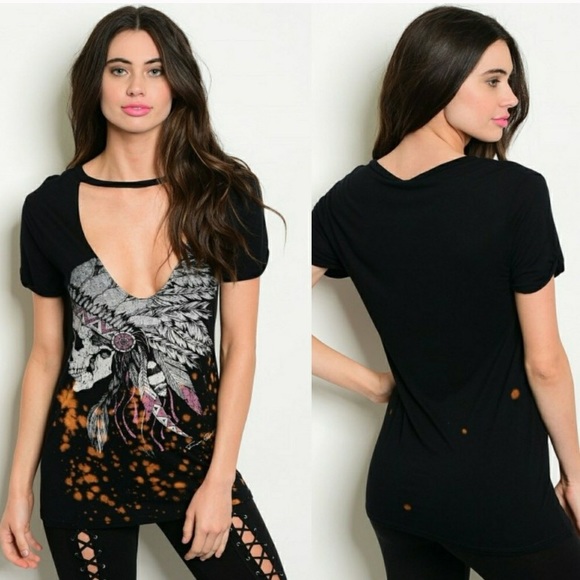 Threadzwear Tops - Last 1! 🌟Tribal Skull Choker Tee