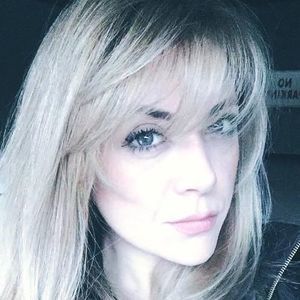 Meet your Posher, Mona