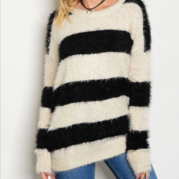 LAST ONE! Oversized Striped Sweater - Picture 2 of 5