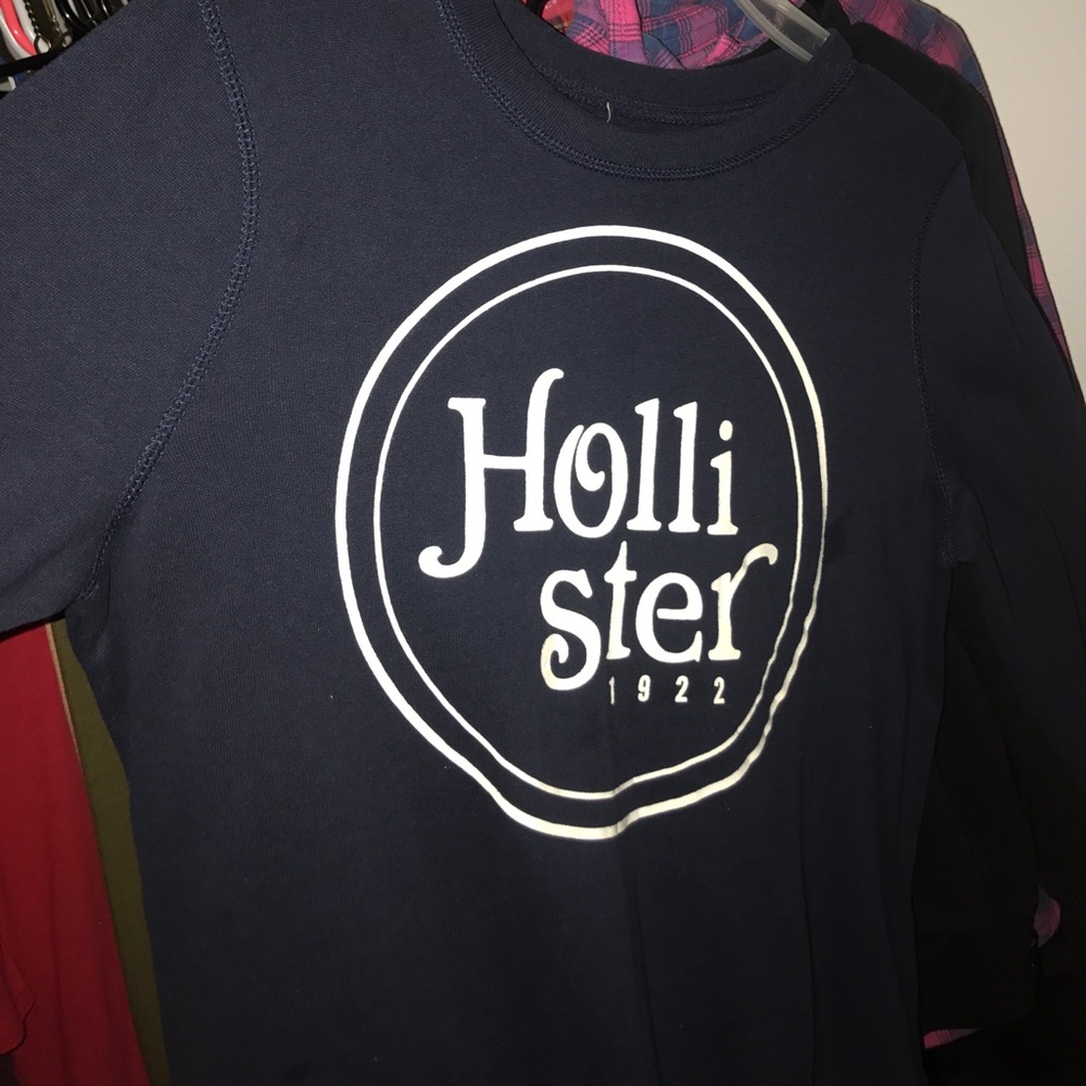 Hollister sweater