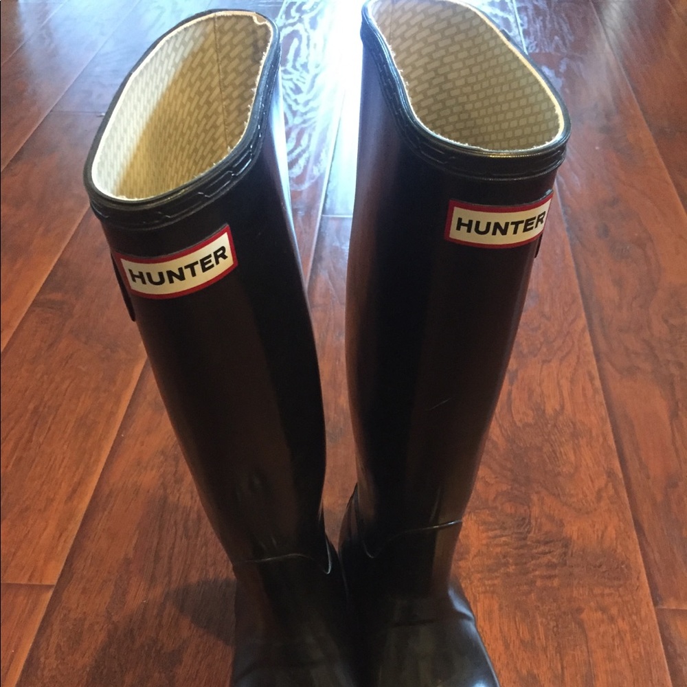 Hunter black gloss boots