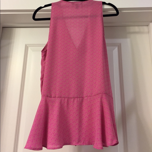 Banana Republic Pink ruffle top - Picture 3 of 3