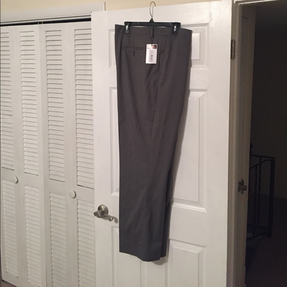 Brand new dress slacks travel smart 48-32