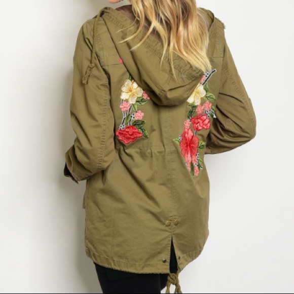 Embroidered Flower Cargo Jacket - Picture 3 of 7