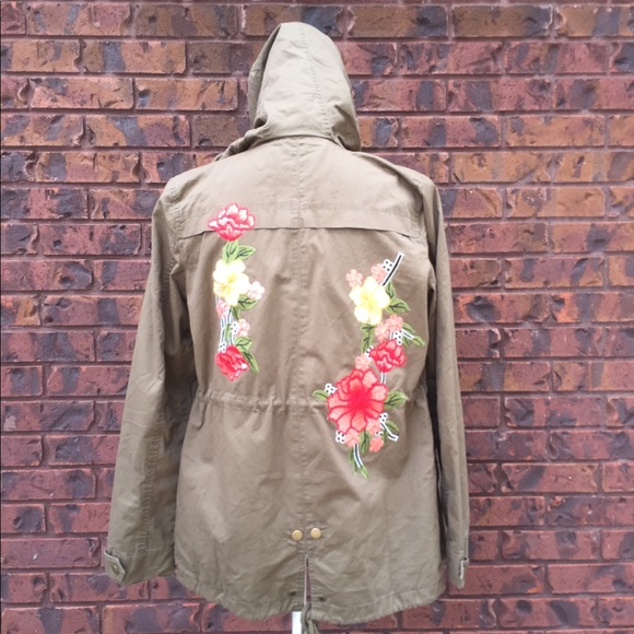 Embroidered Flower Cargo Jacket - Picture 7 of 7