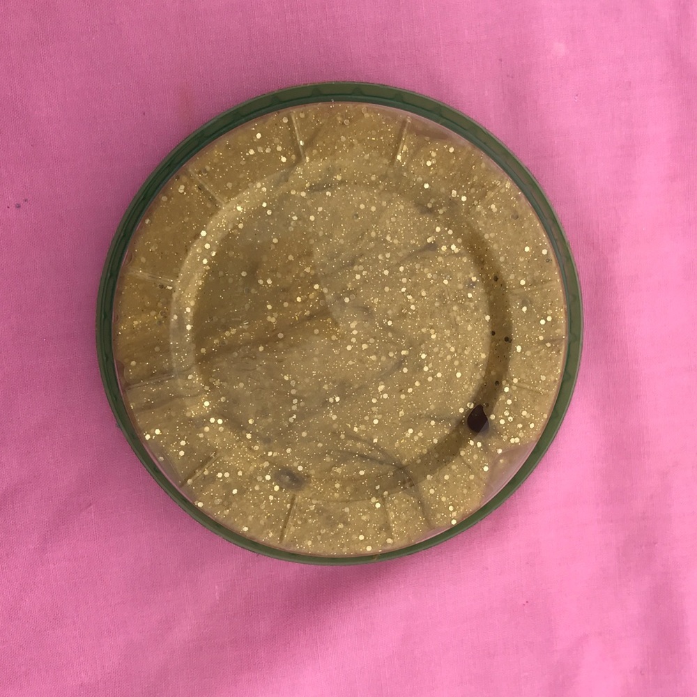 Gold glitter slime