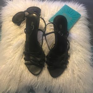 🌺🌺🌺Sexy strappy heels! 🌺🌺🌺