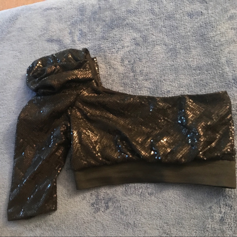 Black sequence cropped top for sale ‼️