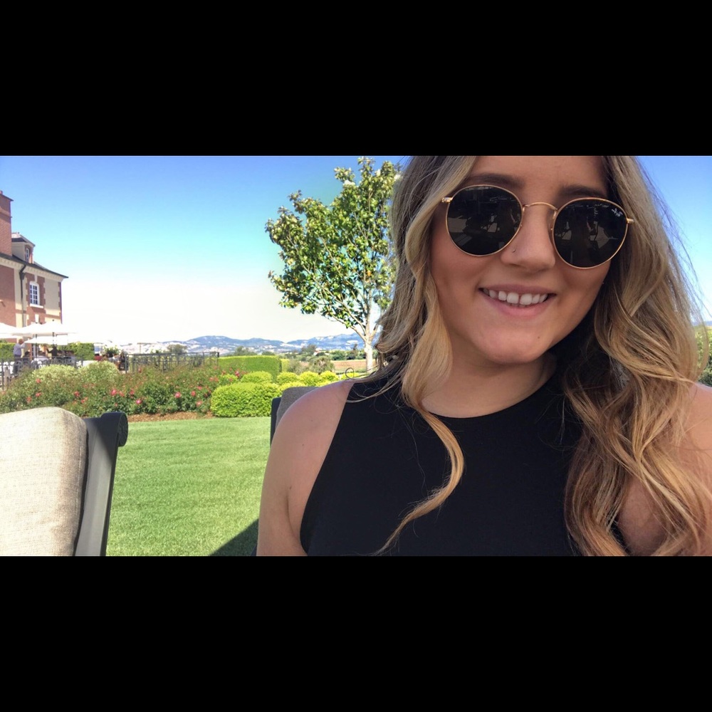 Meet your Posher, Allison