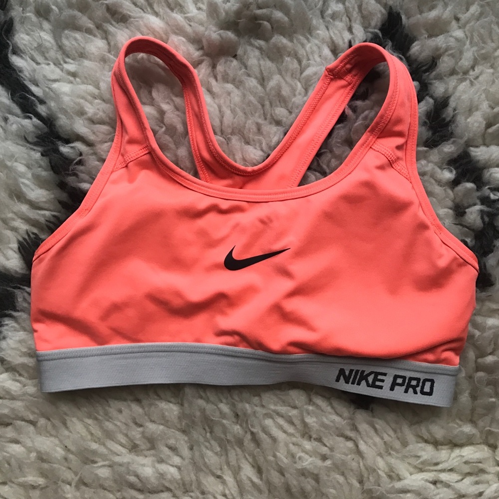 Nike pro sports bra