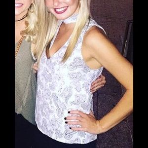 Deep V, front cut out, neck tie tank