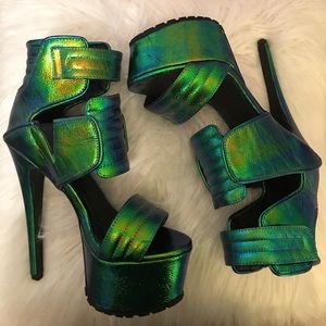 Privileged green holographic heels