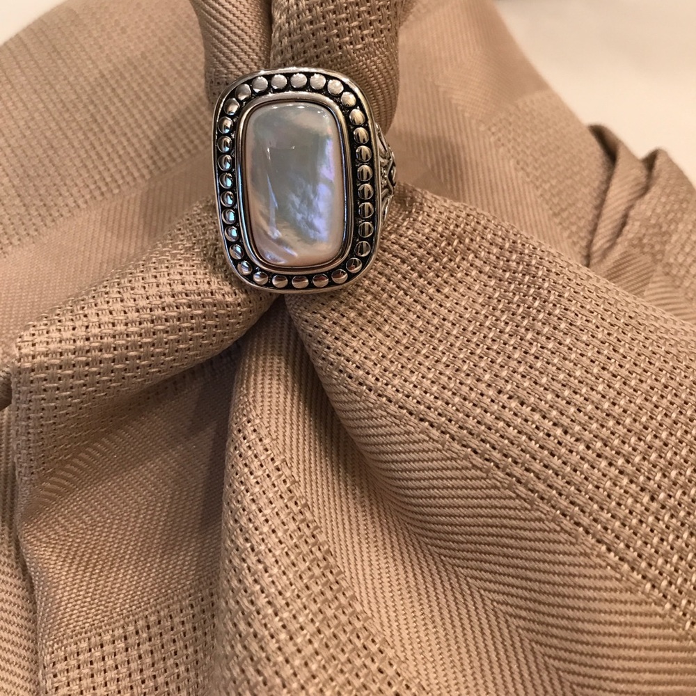Mother of pearl Premiere Design ring