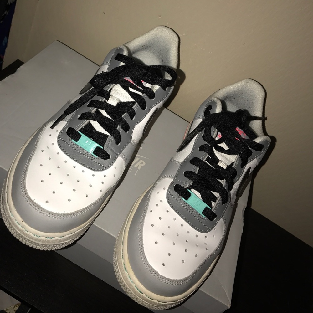 tennis shoes