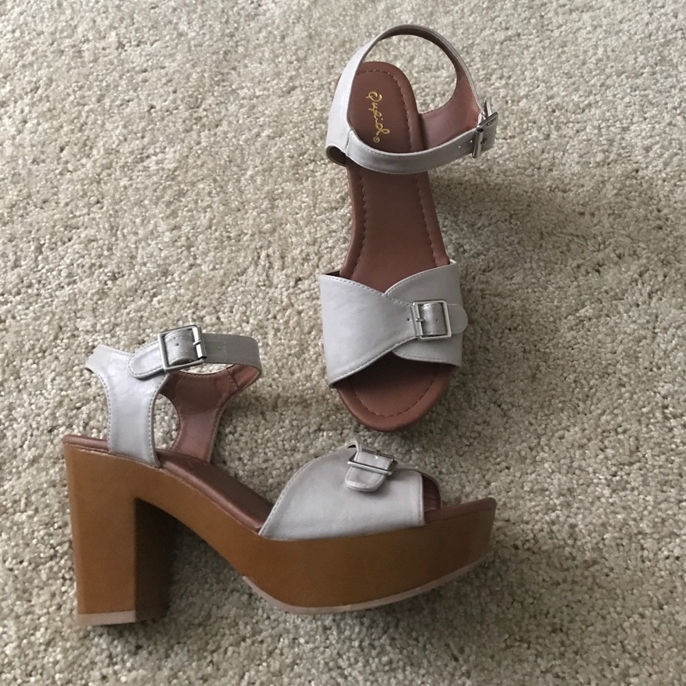 Trendy block heel grey platforms