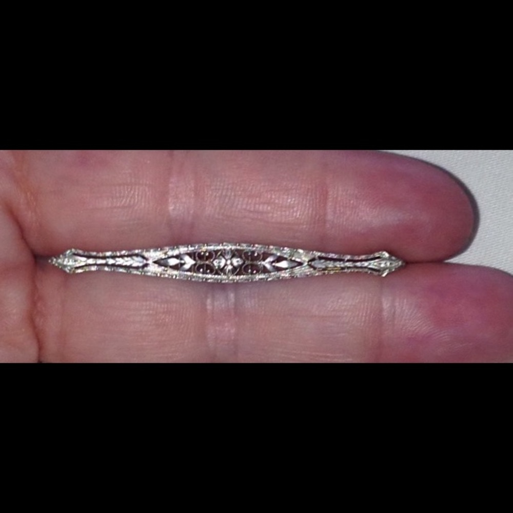 2 brooch bundle trade Diaskt only