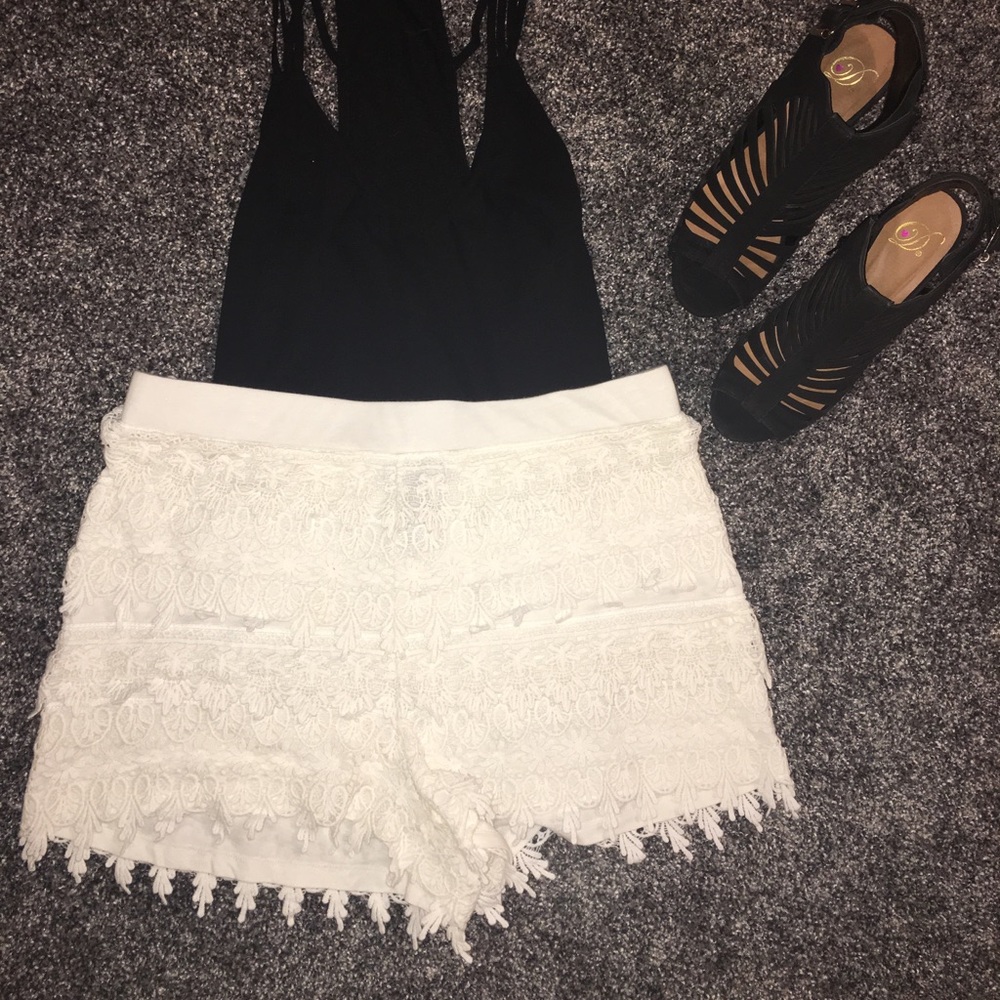 EXPRESS! Ivory Lace Shorts