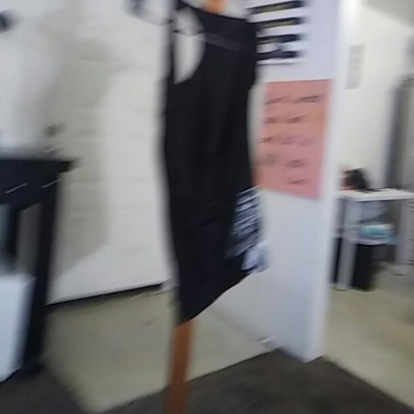 Tee - Picture 2 of 3