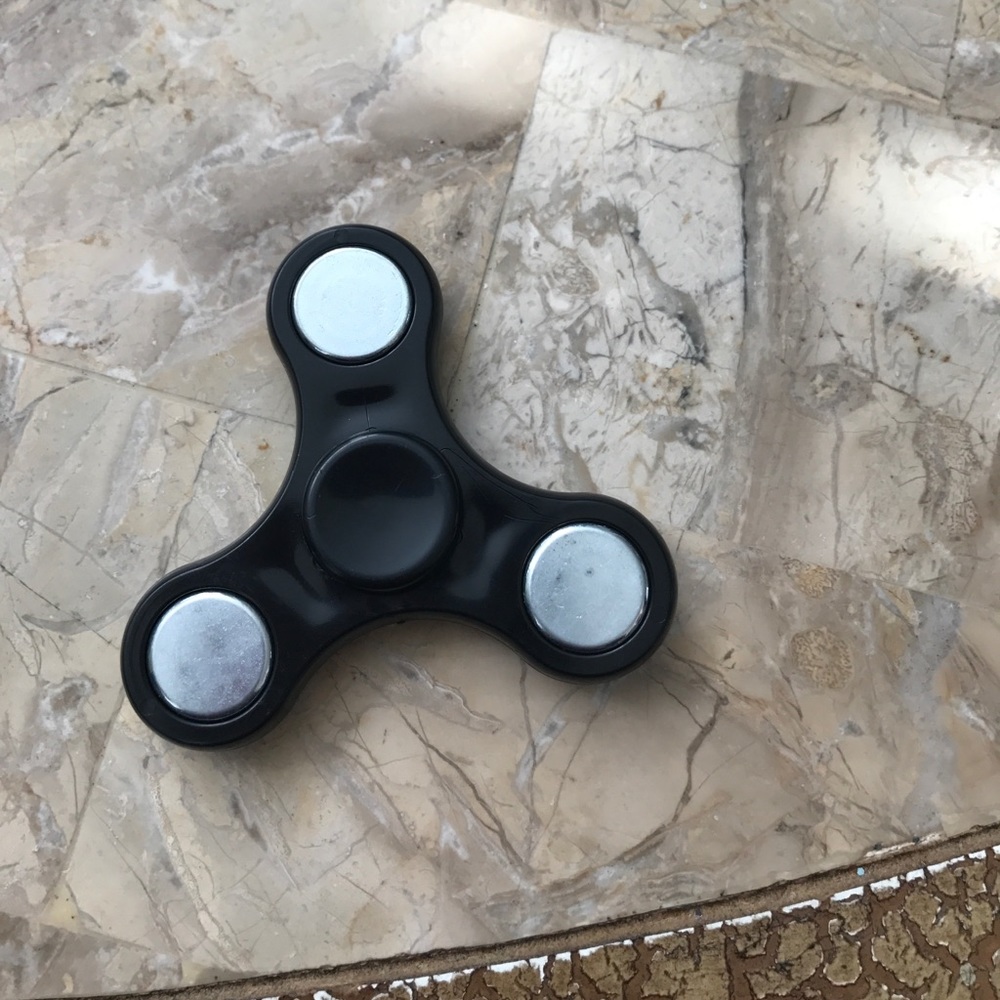 🔥😱Price drop Water proof mini fidget spinner