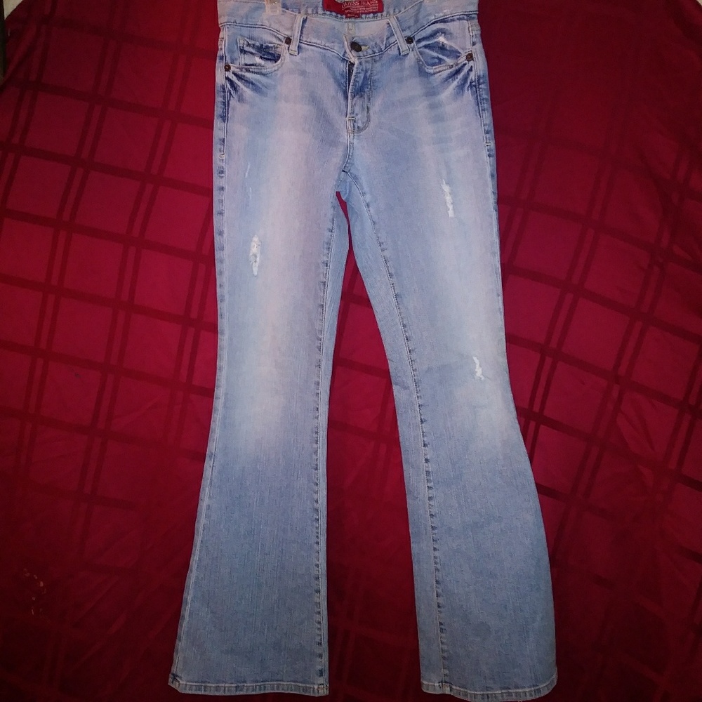 GUESS low waist light jeans boot cut