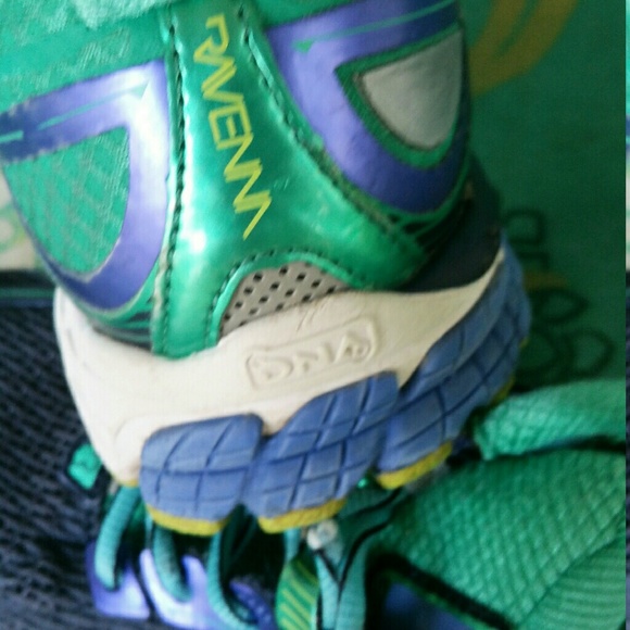 Nike Dart 9 and Brooks Ravenna running shoes. - Picture 5 of 8